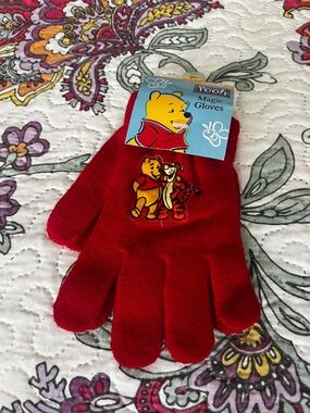 Vintage y2k Winnie the Pooh Kids/Womens Winter Gloves Red Brand New Disney